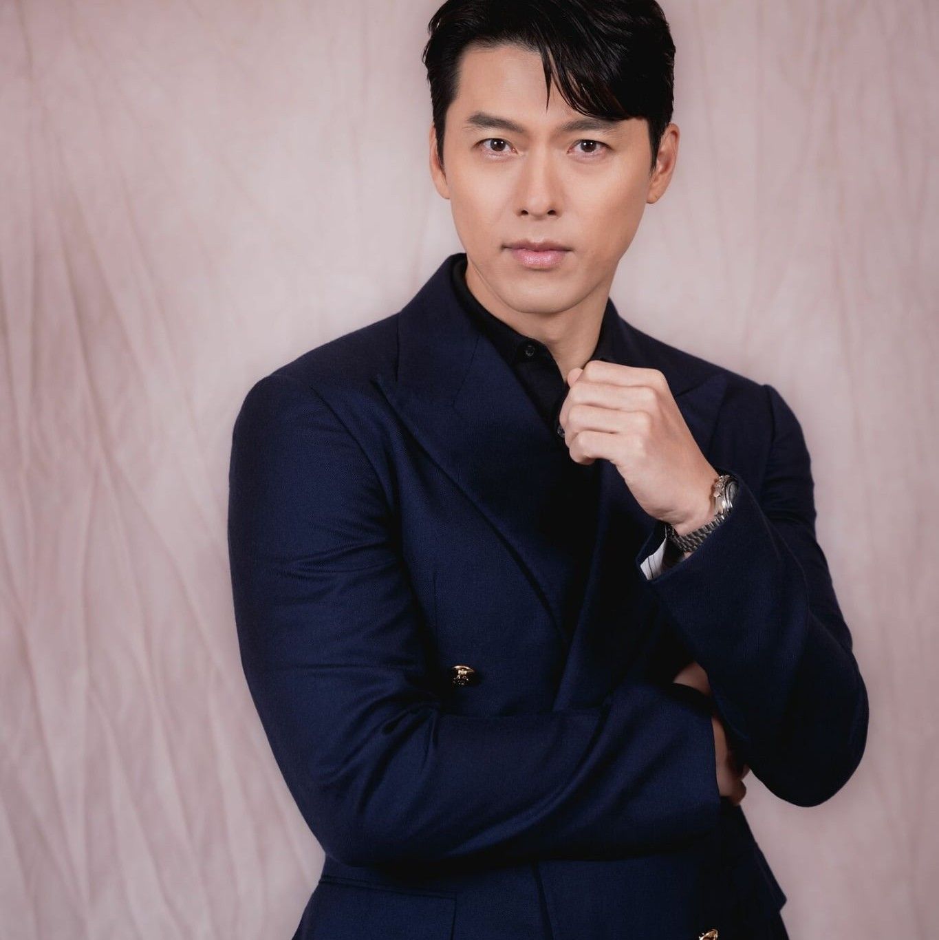 Momen yang diabadikan oleh penggemar Hyun Bin