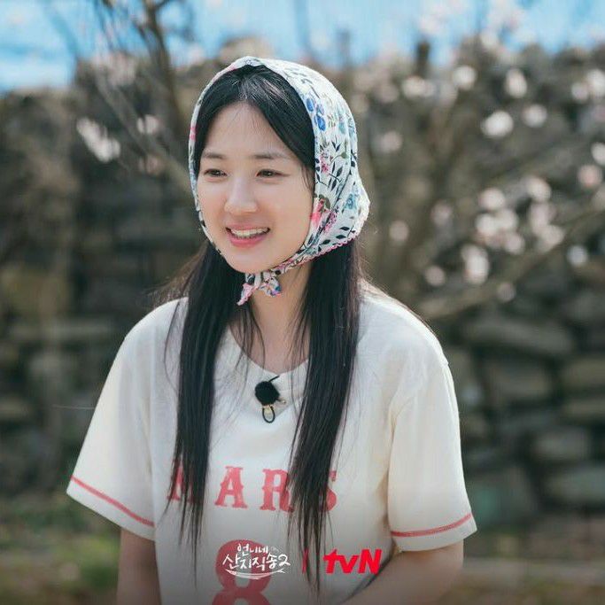 Behind-the-scenes cut of Kim Hyeyoon