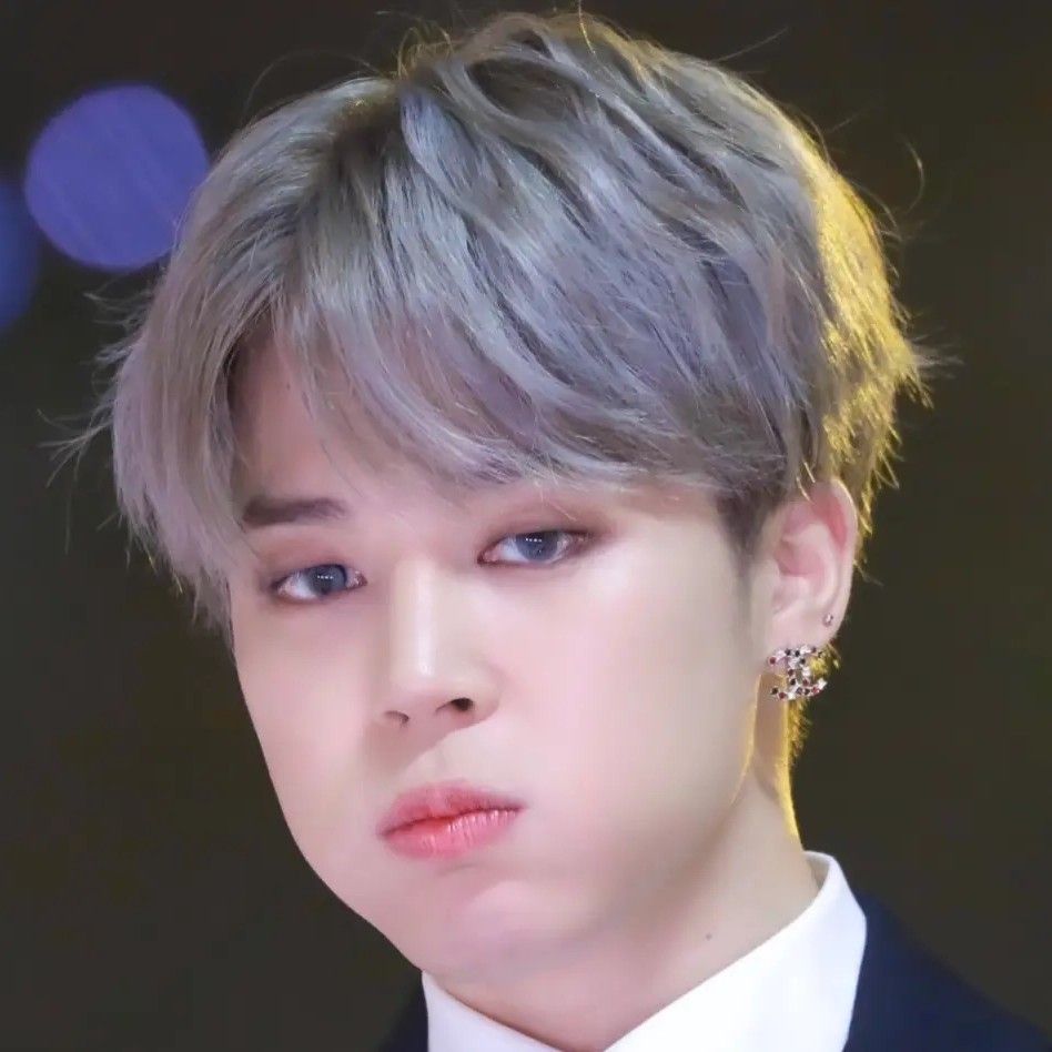 Behind-the-scenes cut of Ha Jimin