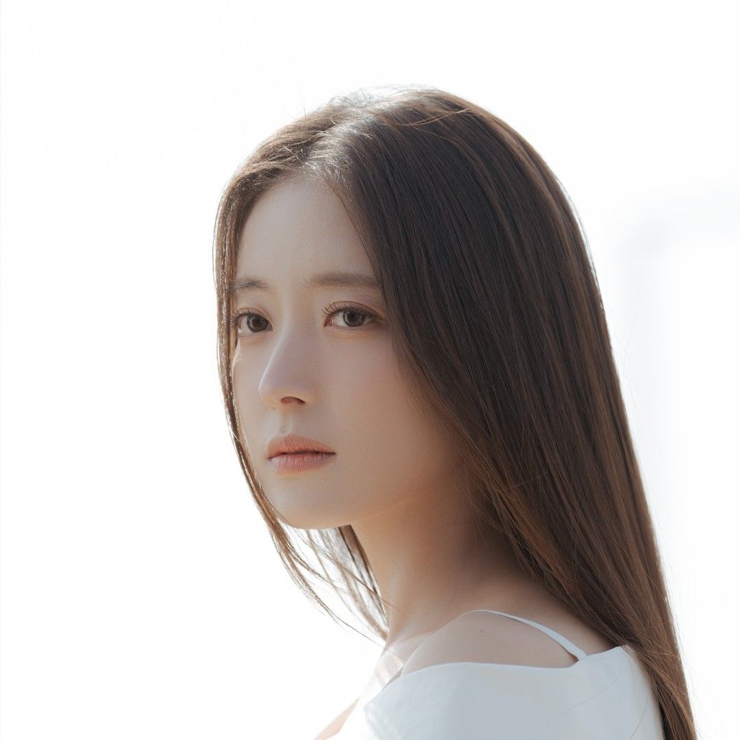 Recent activity shot of Lee Seyoung
