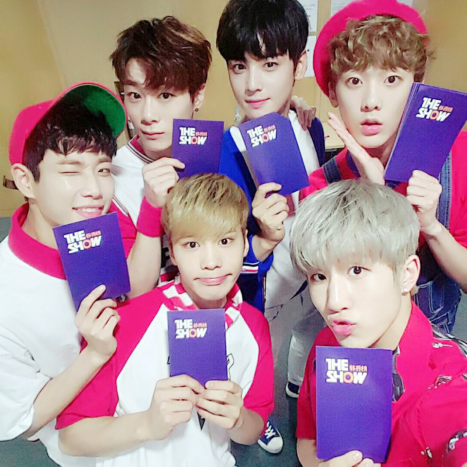 Behind-the-scenes cut of Cha Eunwoo