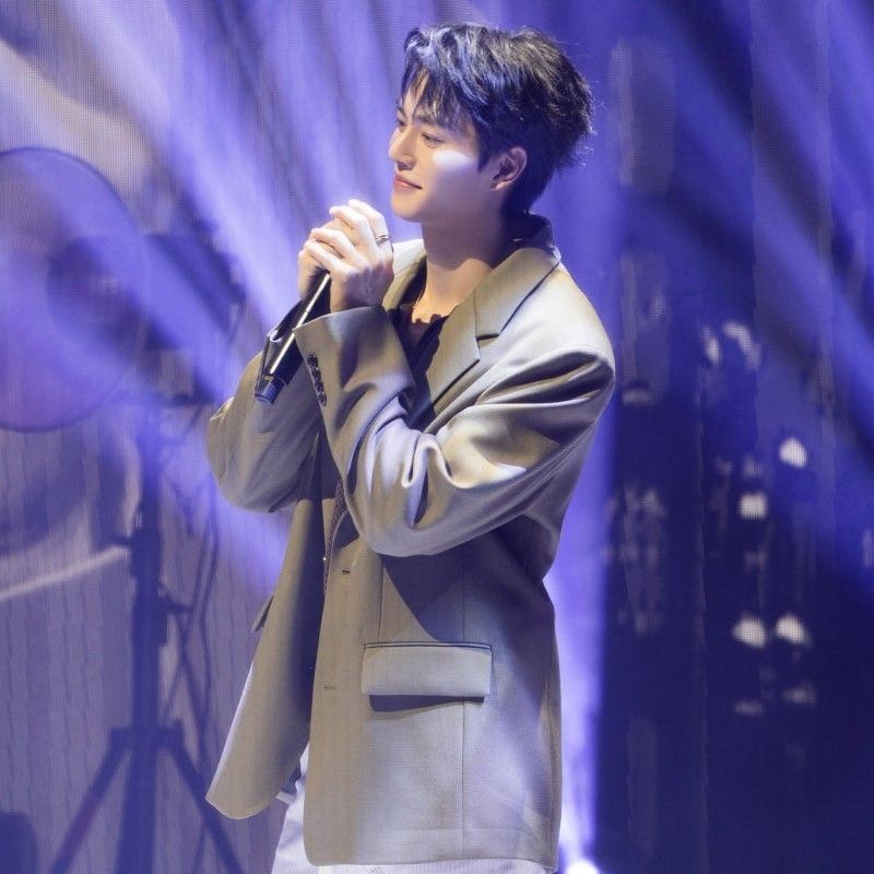 A moment captured by a fan of Song Kang