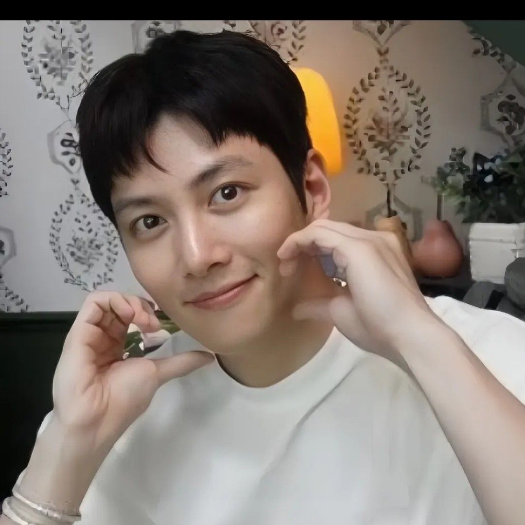 Latest photo of Ji Changwook