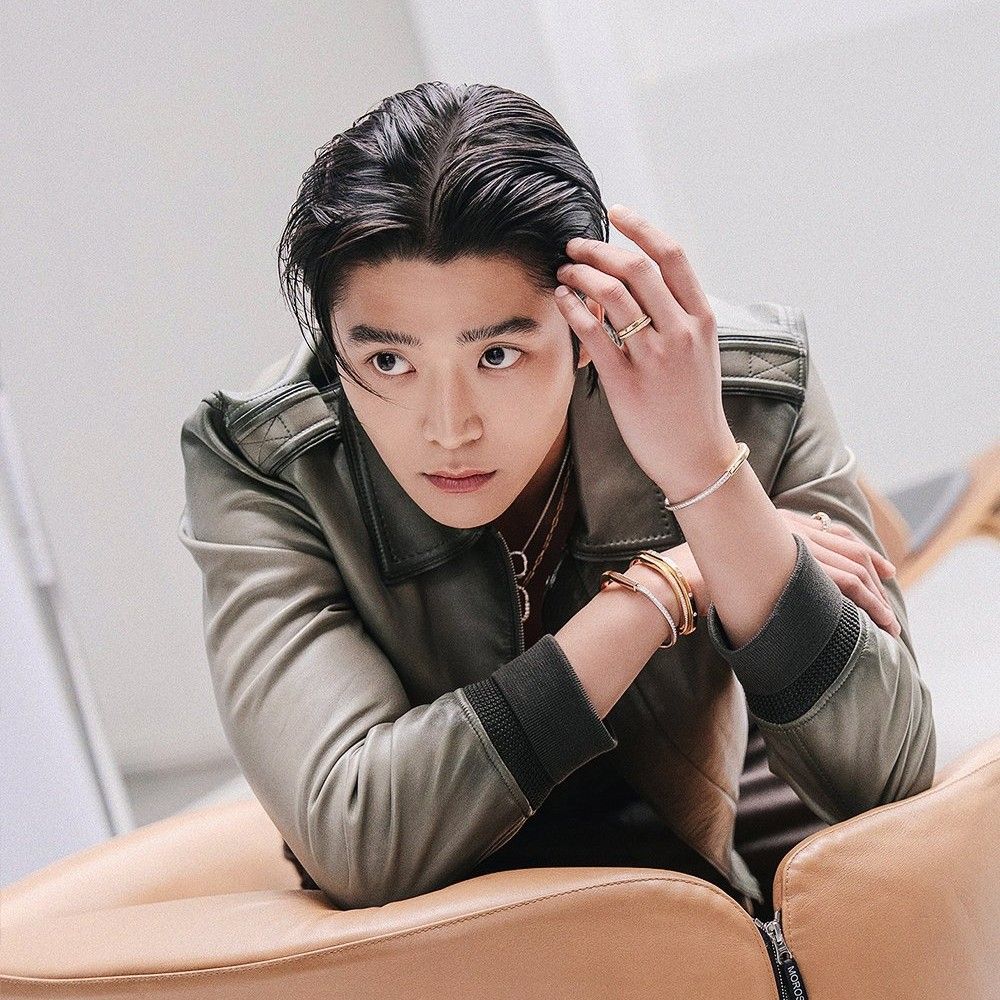 Behind-the-scenes cut of Rowoon