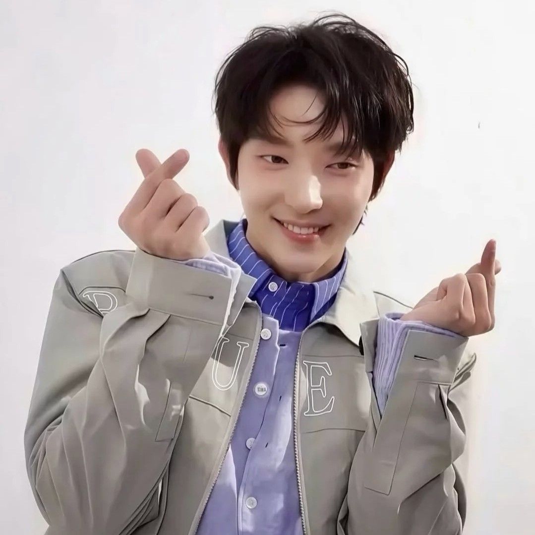 Behind-the-scenes cut of Lee Joongi