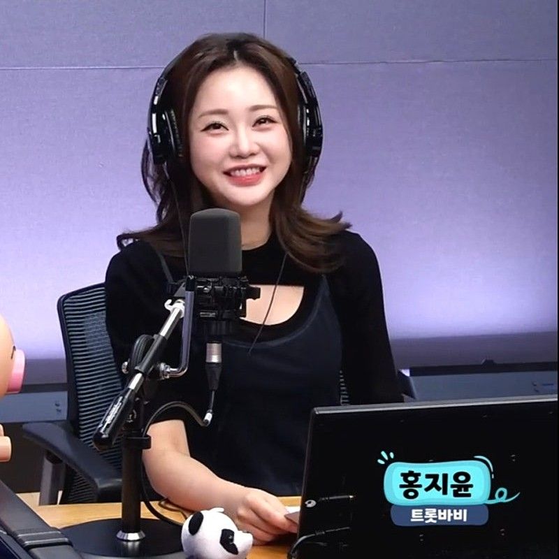 홍지윤 최근 활동샷