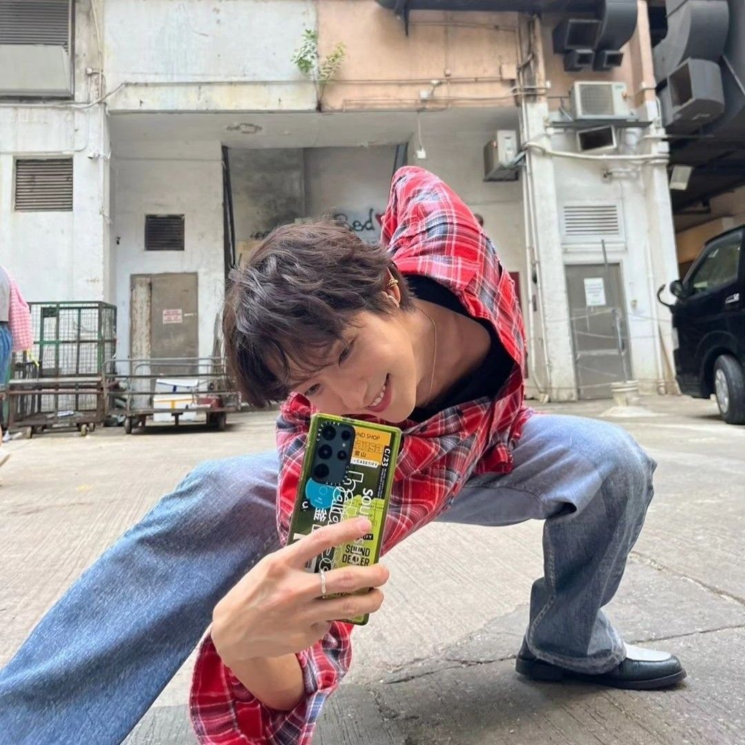 Behind-the-scenes cut of Lee Joongi