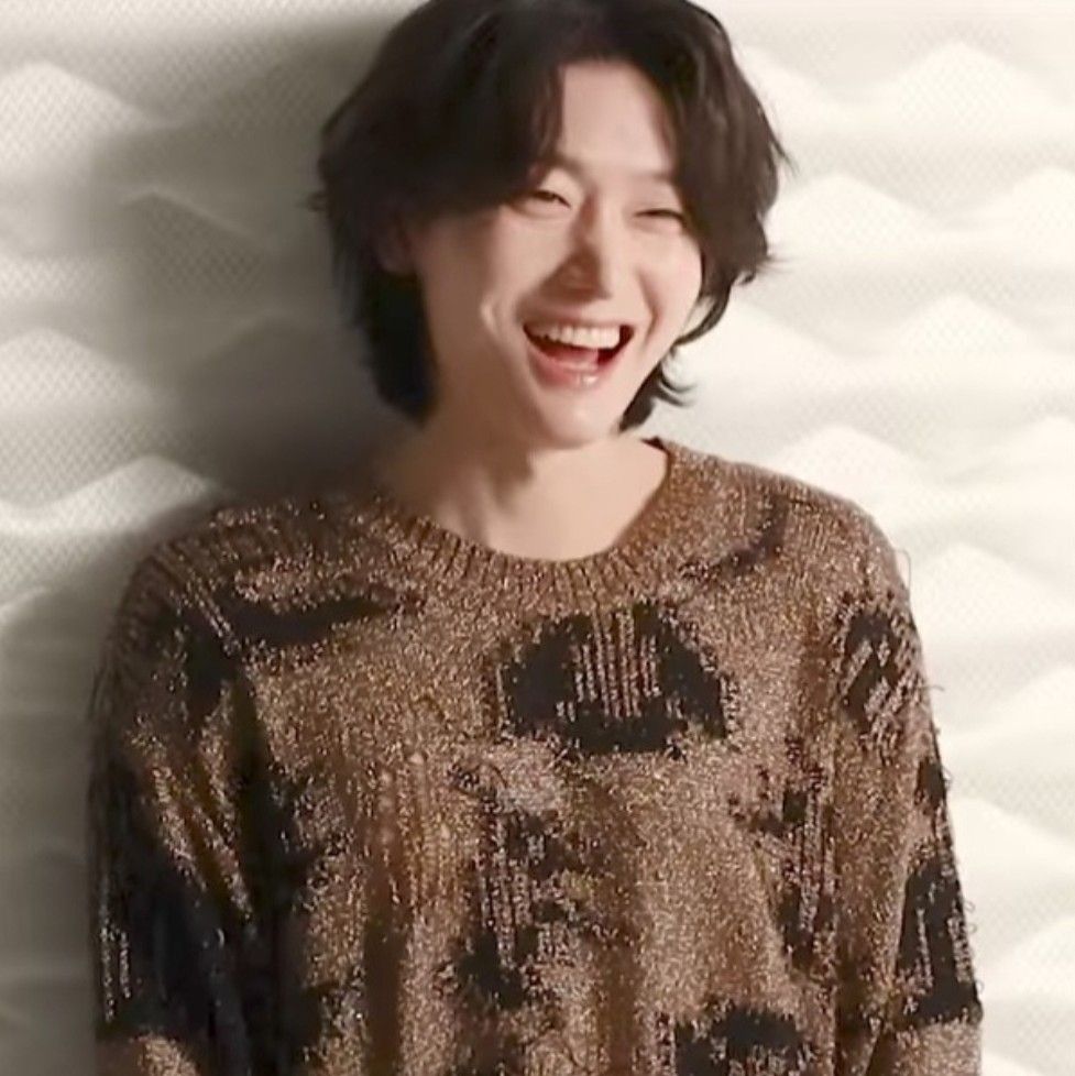 Behind-the-scenes cut of Kim Yongbin