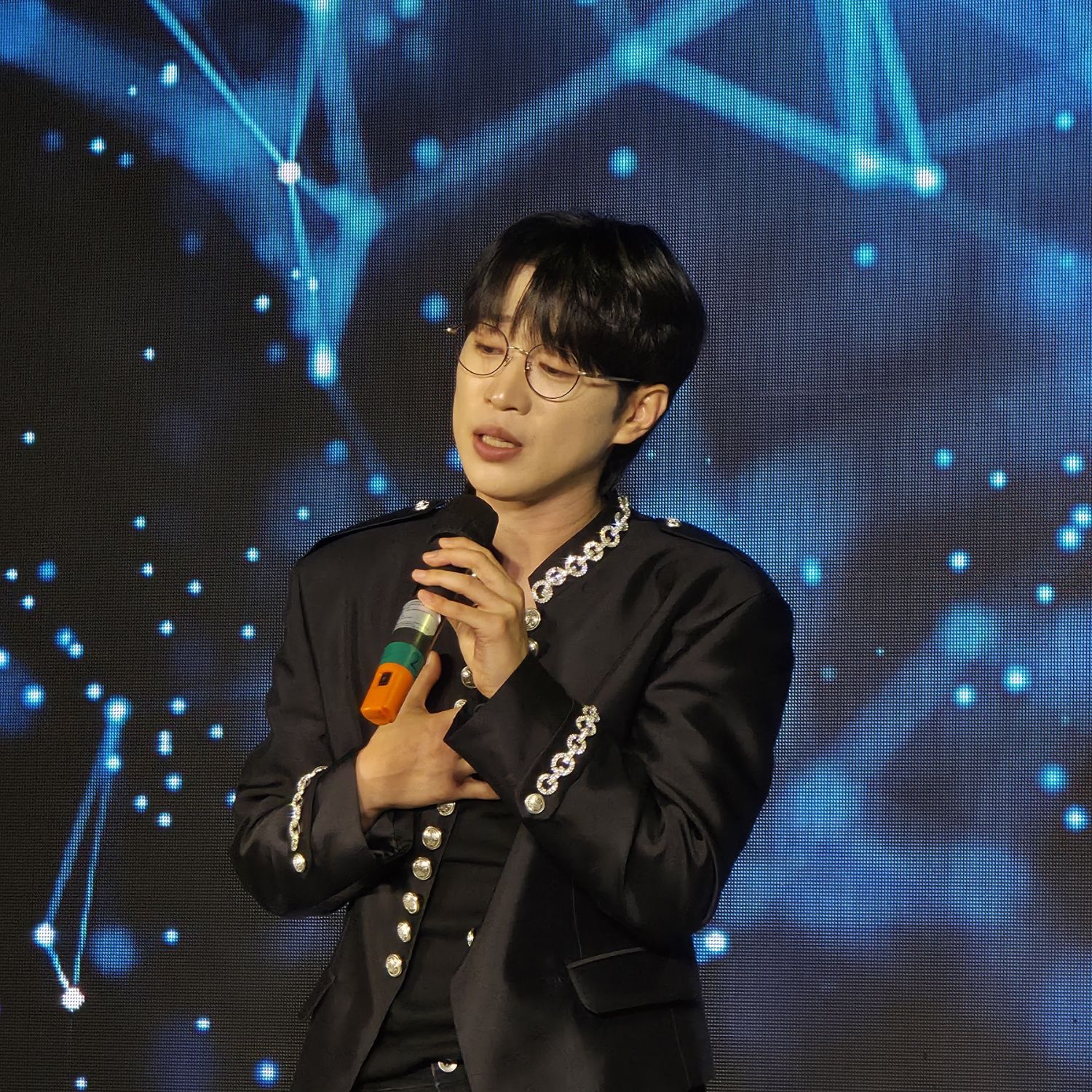 Behind-the-scenes cut of An Sunghoon