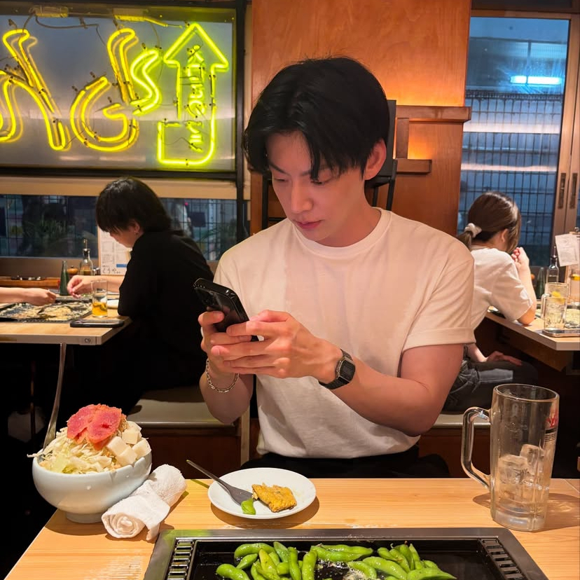 Behind-the-scenes cut of Ahn Jaehyun