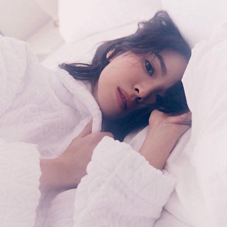 Behind-the-scenes cut of Song Hyekyo