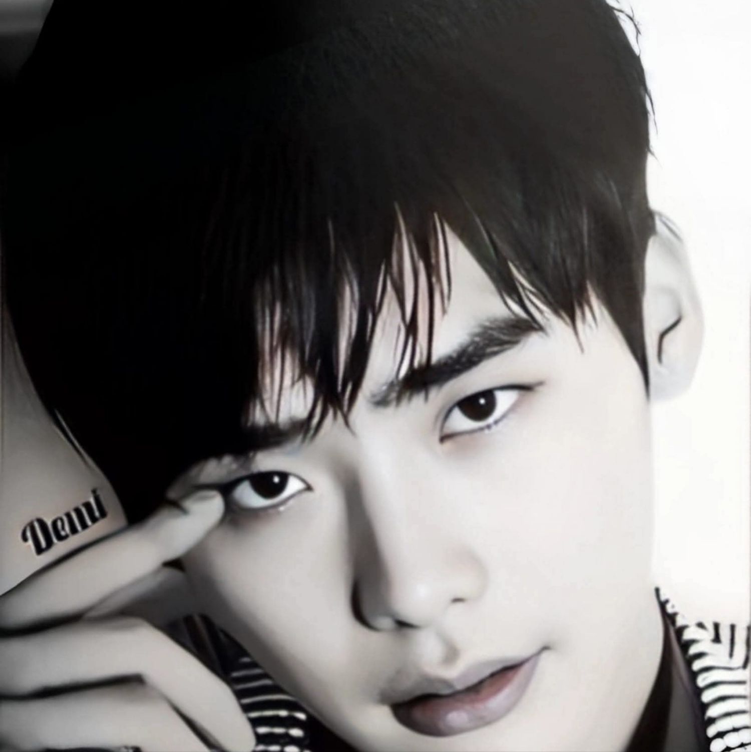A moment captured by a fan of Lee Jongsuk