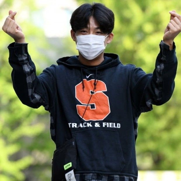 Latest photo of Shin Seungtae