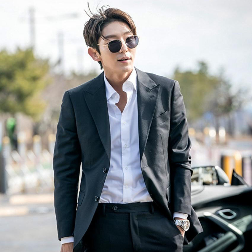 A moment captured by a fan of Lee Joongi