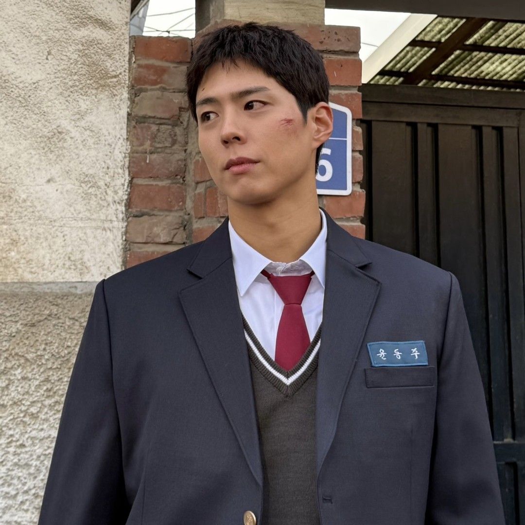 A moment captured by a fan of Park Bogum