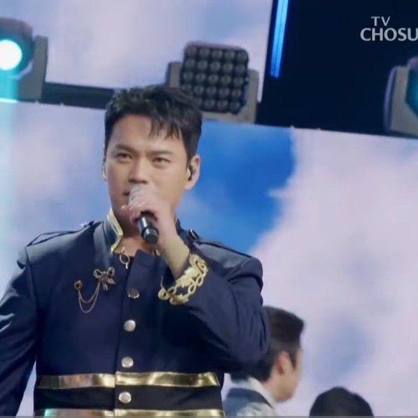 Behind-the-scenes cut of Lee Jung