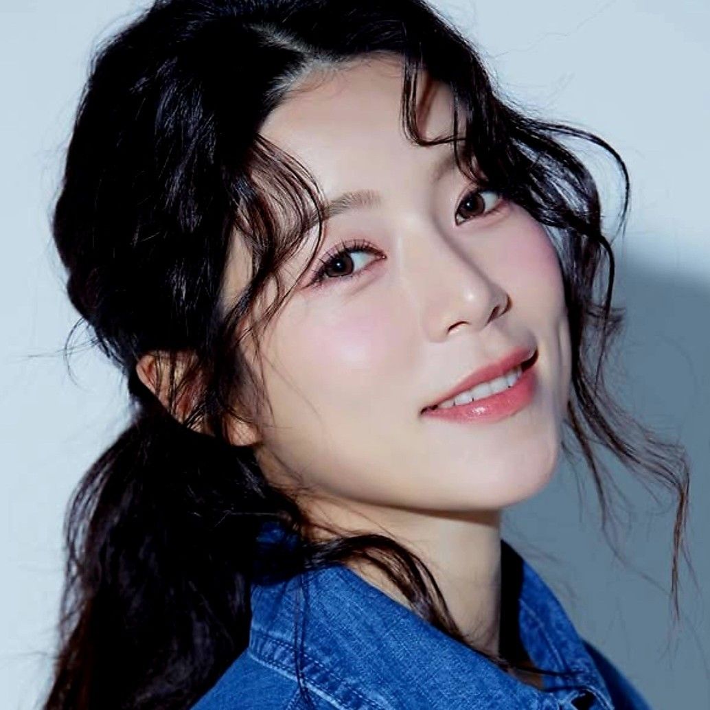 Behind-the-scenes cut of Yang Jieun