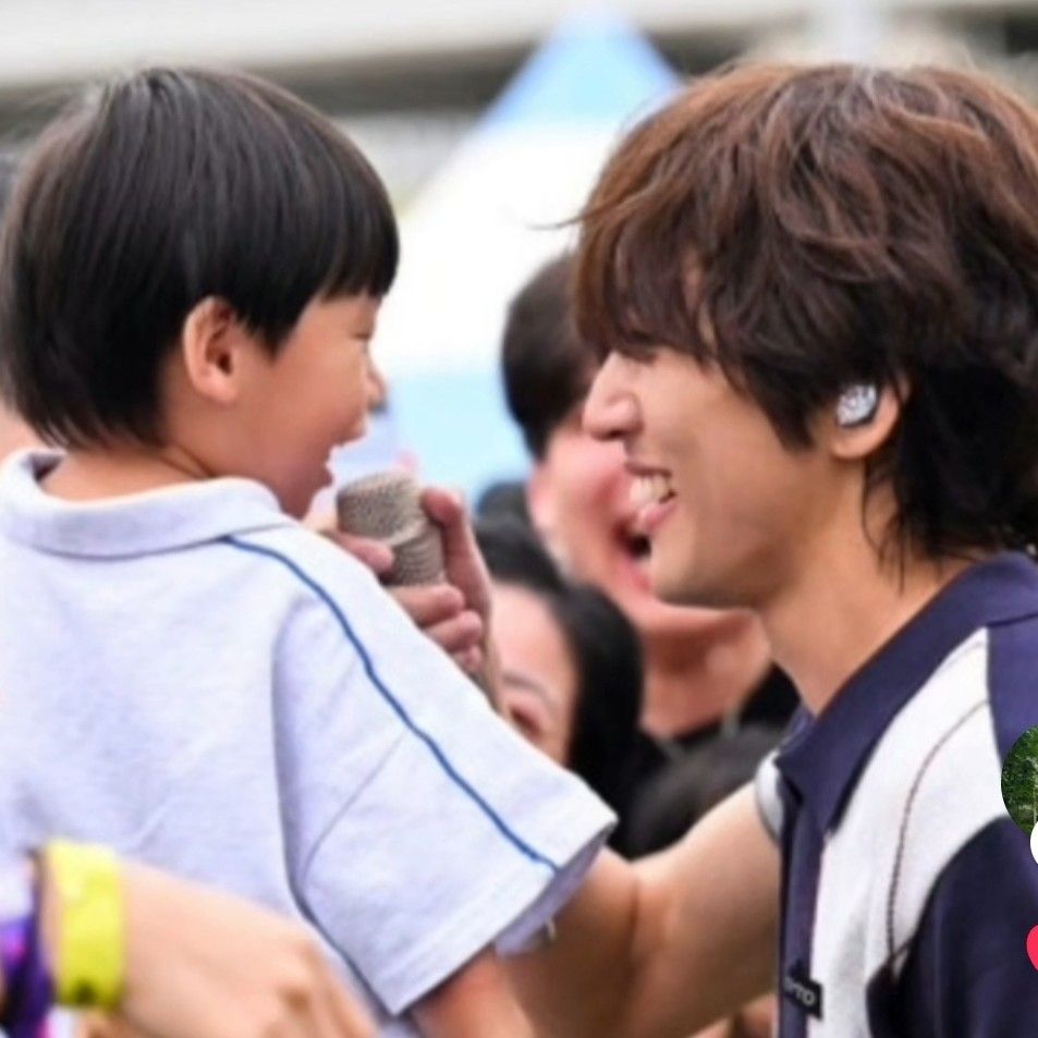 粉絲拍下的李承允瞬間