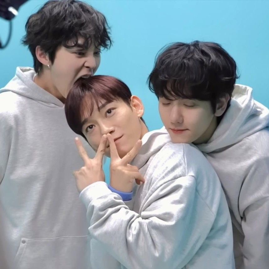 Behind-the-scenes cut of Board