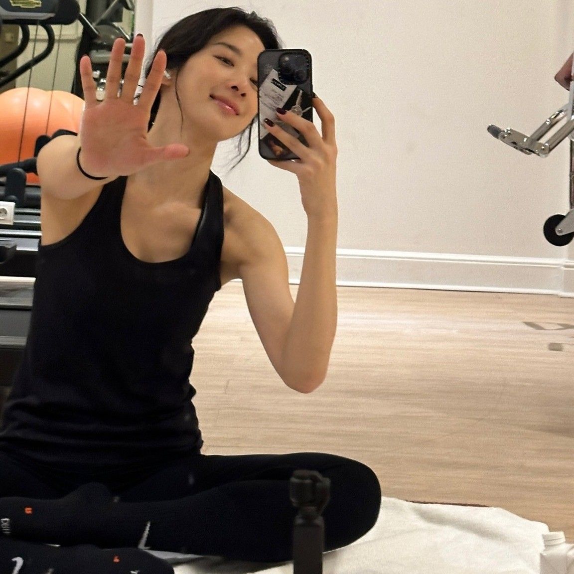 Behind-the-scenes cut of Lee Chungah