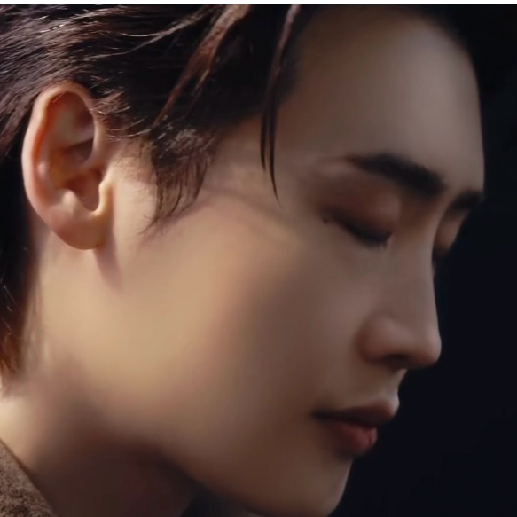 Behind-the-scenes cut of Lee Jongsuk