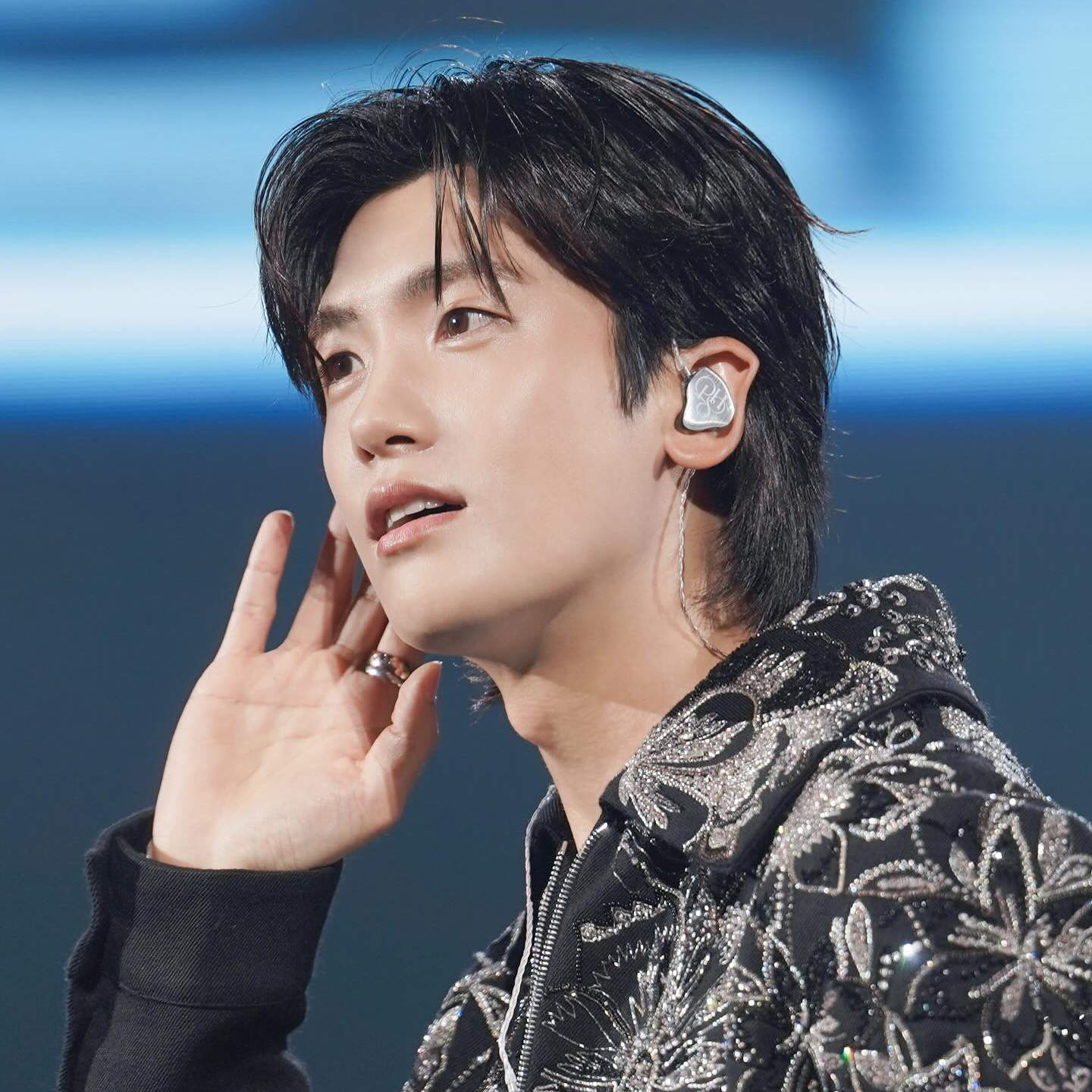 Behind-the-scenes cut of Park Hyungsik
