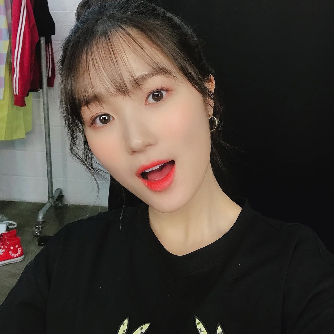 Behind-the-scenes cut of Kim Hyeyoon