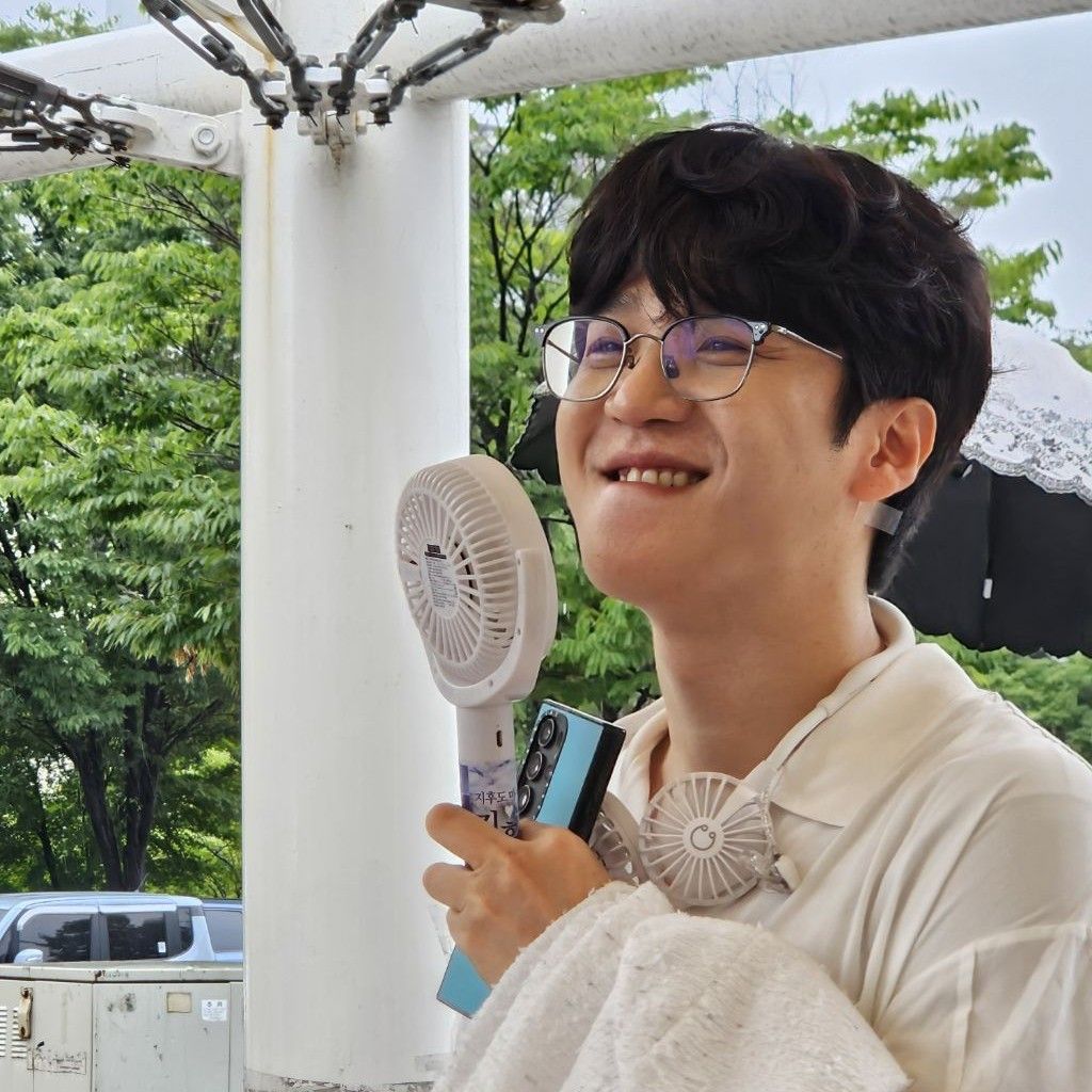 Behind-the-scenes cut of Park Jihoo (Mr. Trot 3)