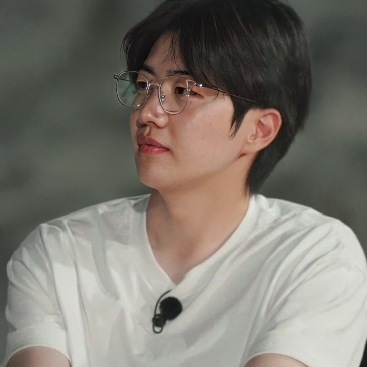 A moment captured by a fan of Kang Hoon