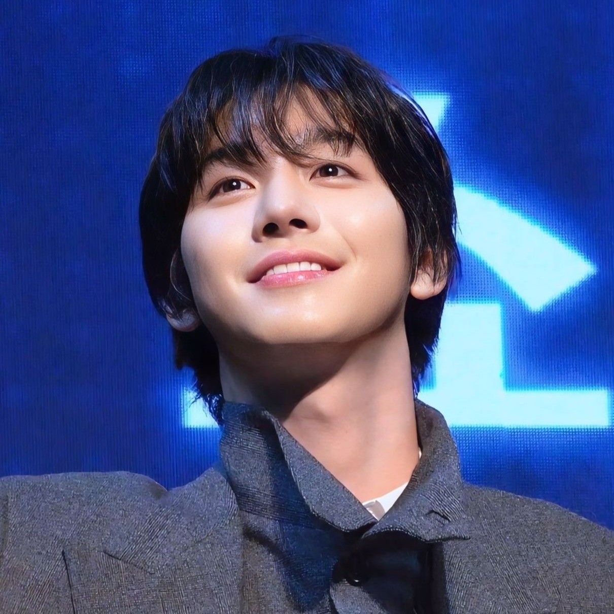 Behind-the-scenes cut of Ahn Hyoseop