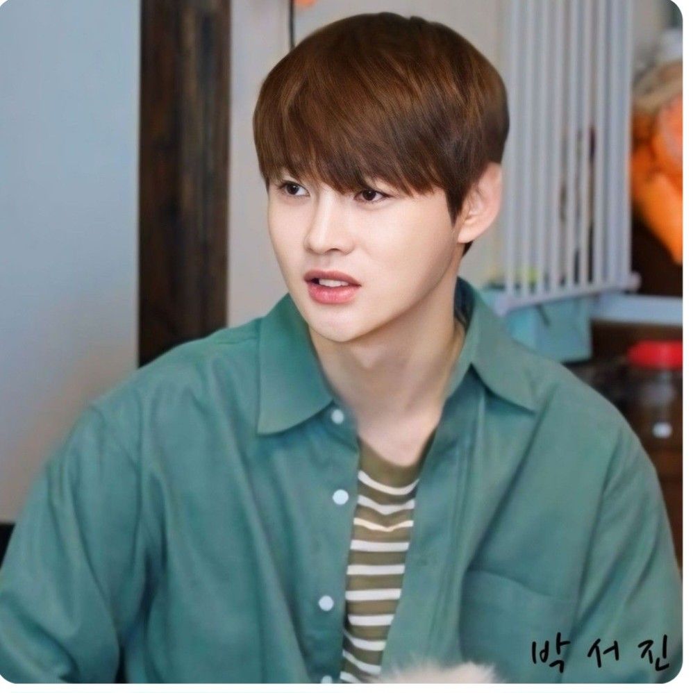 A moment captured by a fan of Park Seojin