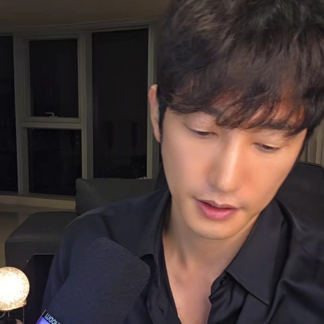 A moment captured by a fan of Park Sihoo