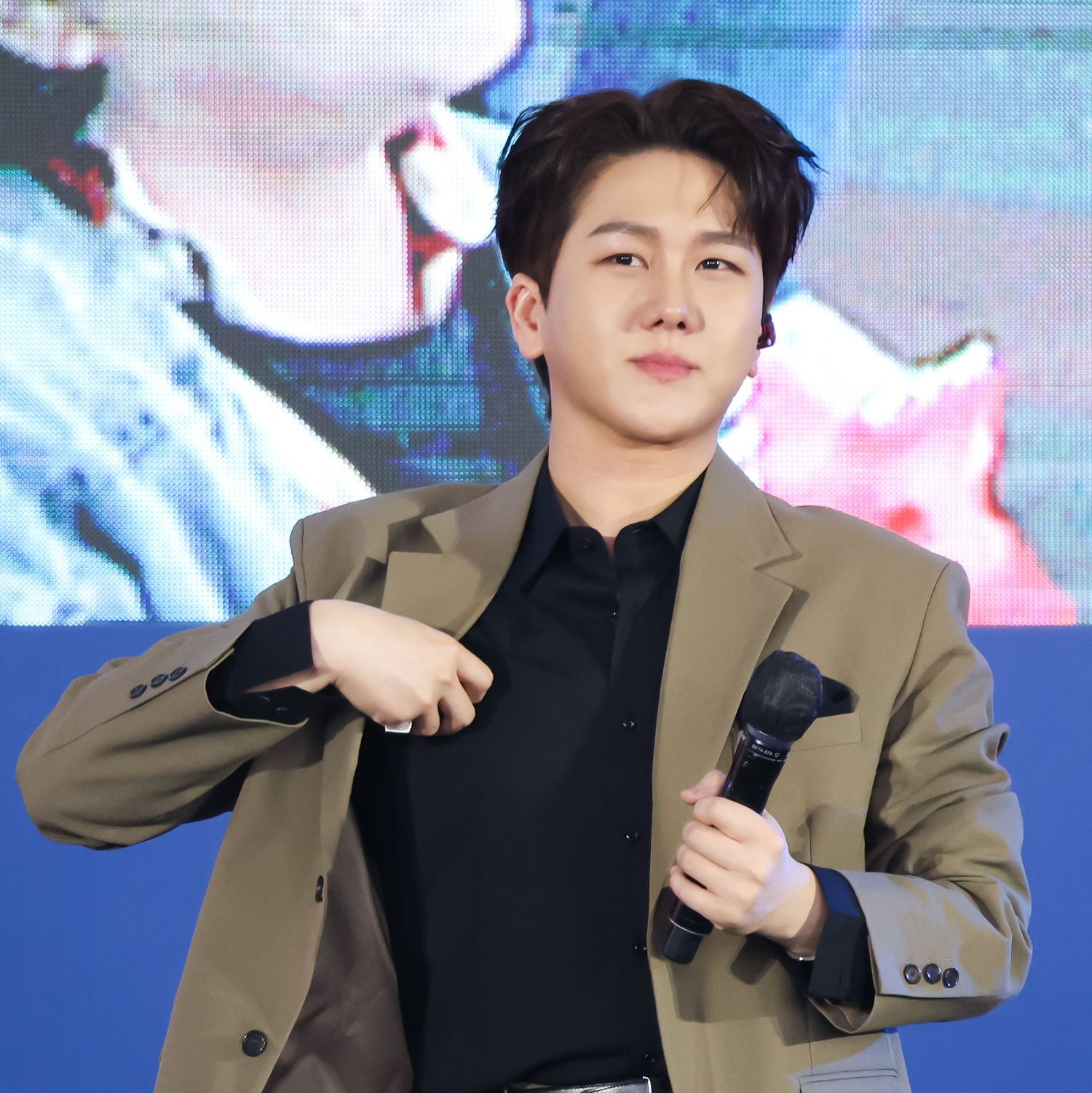 Behind-the-scenes cut of Kim Soochan