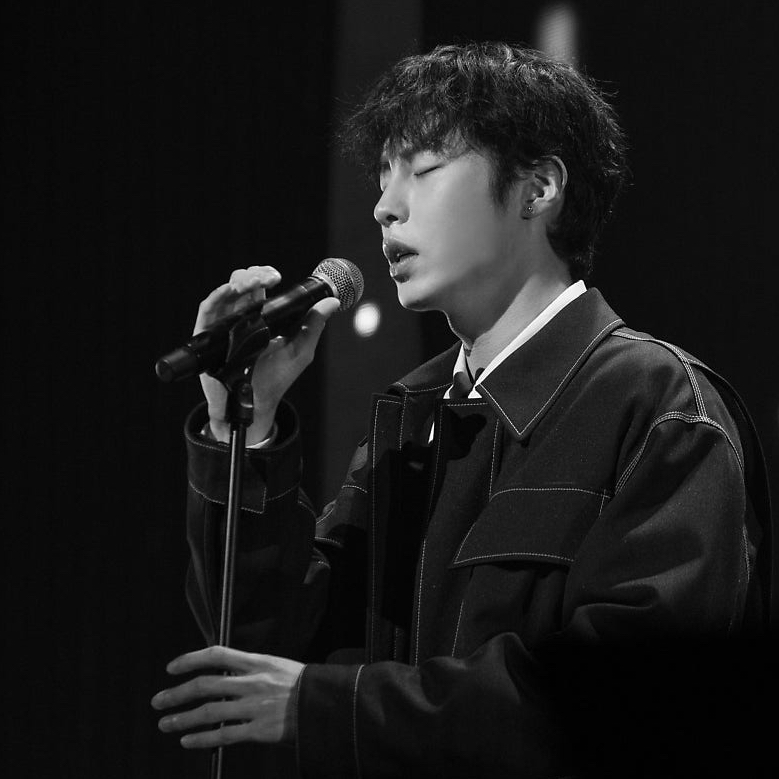 Behind-the-scenes cut of Lee Jaewook