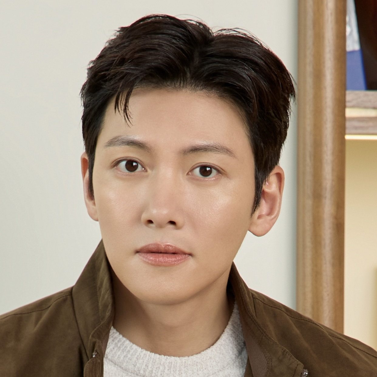 Behind-the-scenes cut of Ji Changwook