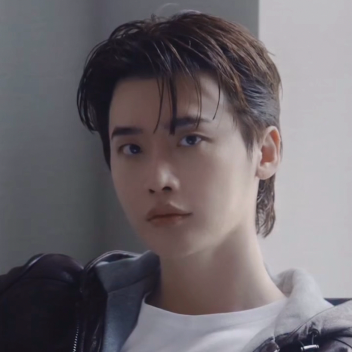 Recent activity shot of Lee Jongsuk