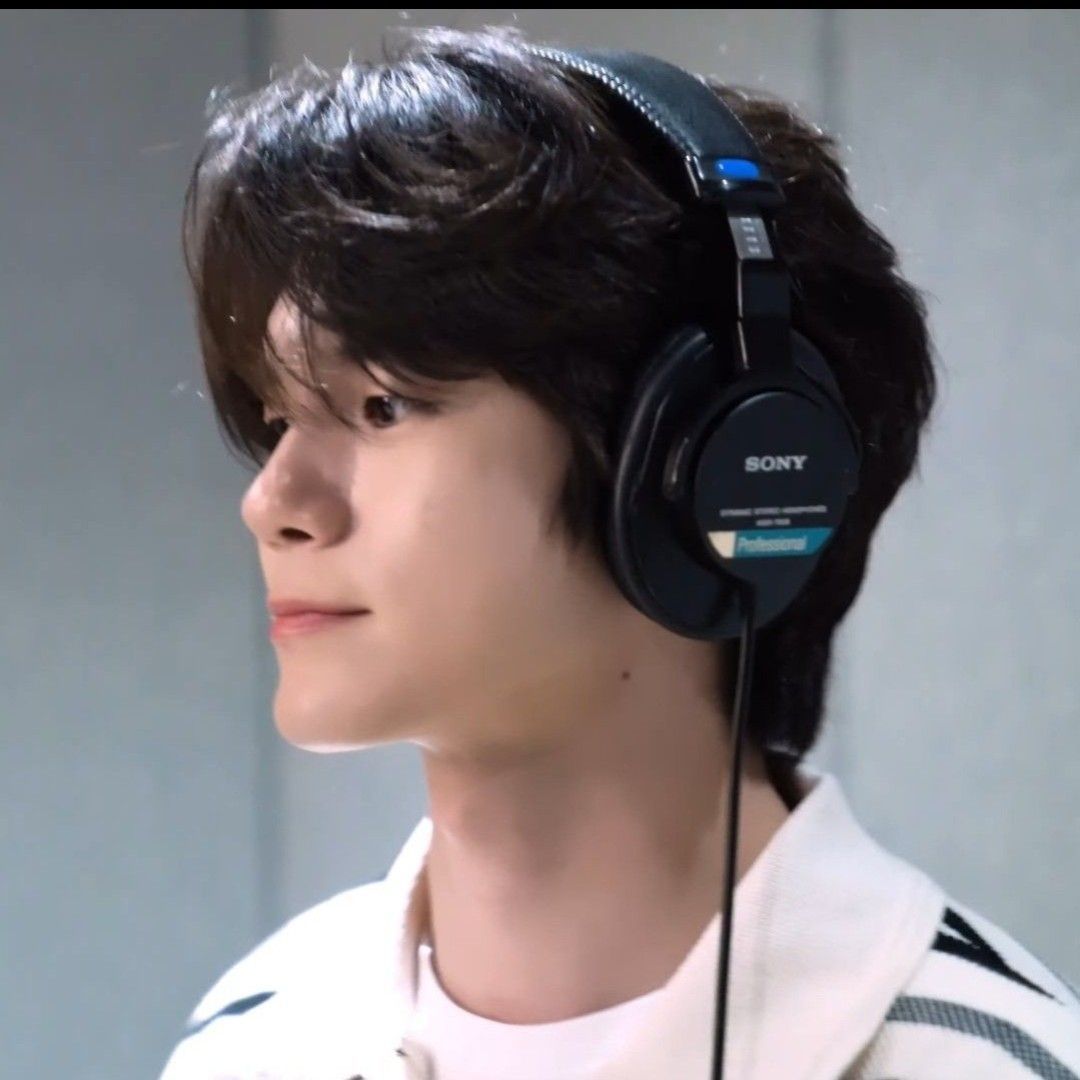 Recent activity shot of Ong Seongwu
