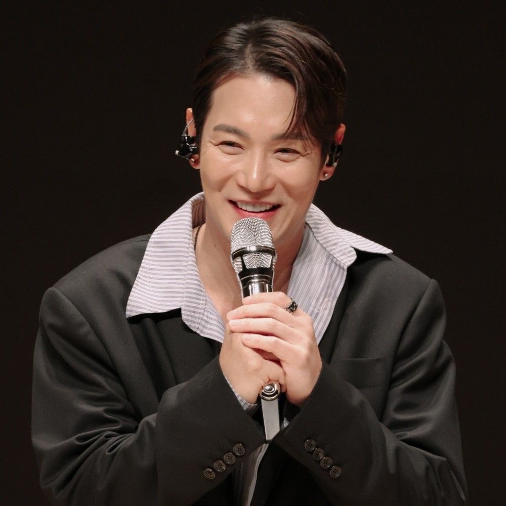A moment captured by a fan of Hwanhee