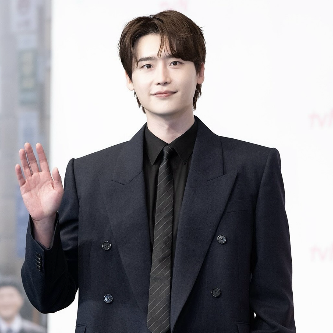 Behind-the-scenes cut of Lee Jongsuk