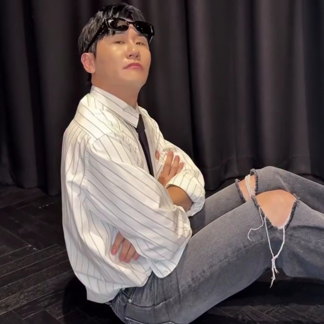 Behind-the-scenes cut of Young Tak