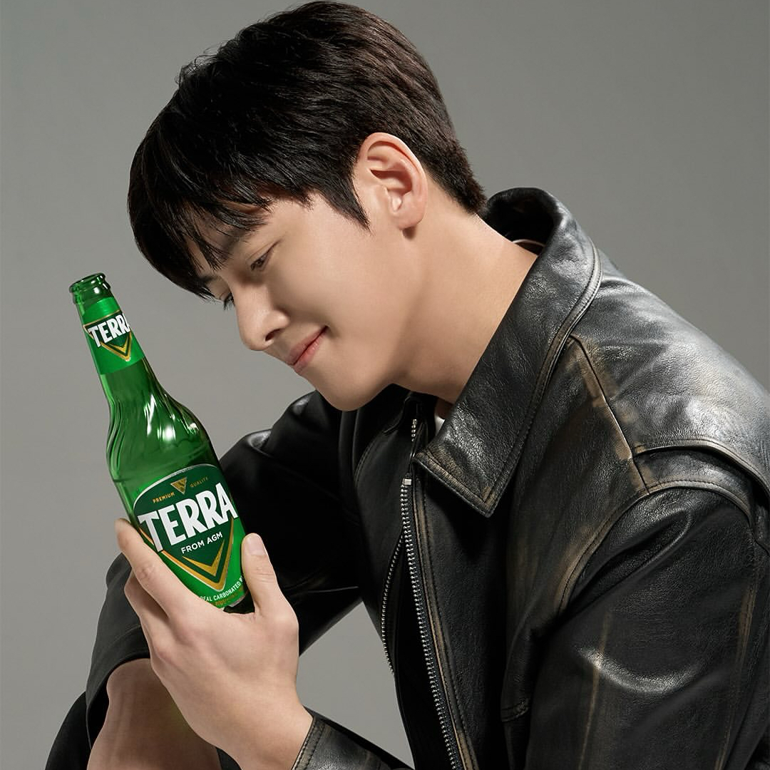 Behind-the-scenes cut of Ji Changwook