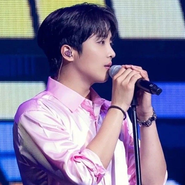 Behind-the-scenes cut of Hwang Yunsung