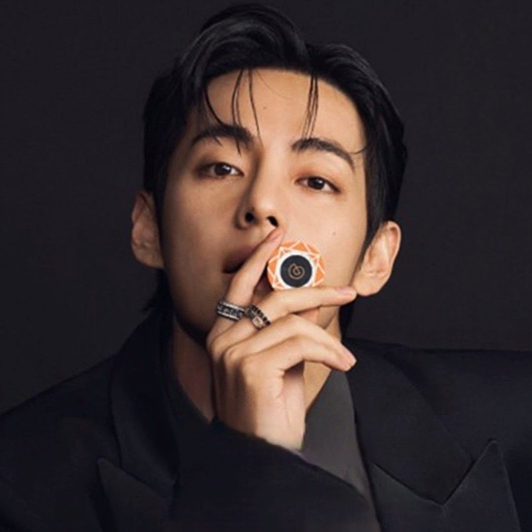 金泰亨 (V)的近期活动照