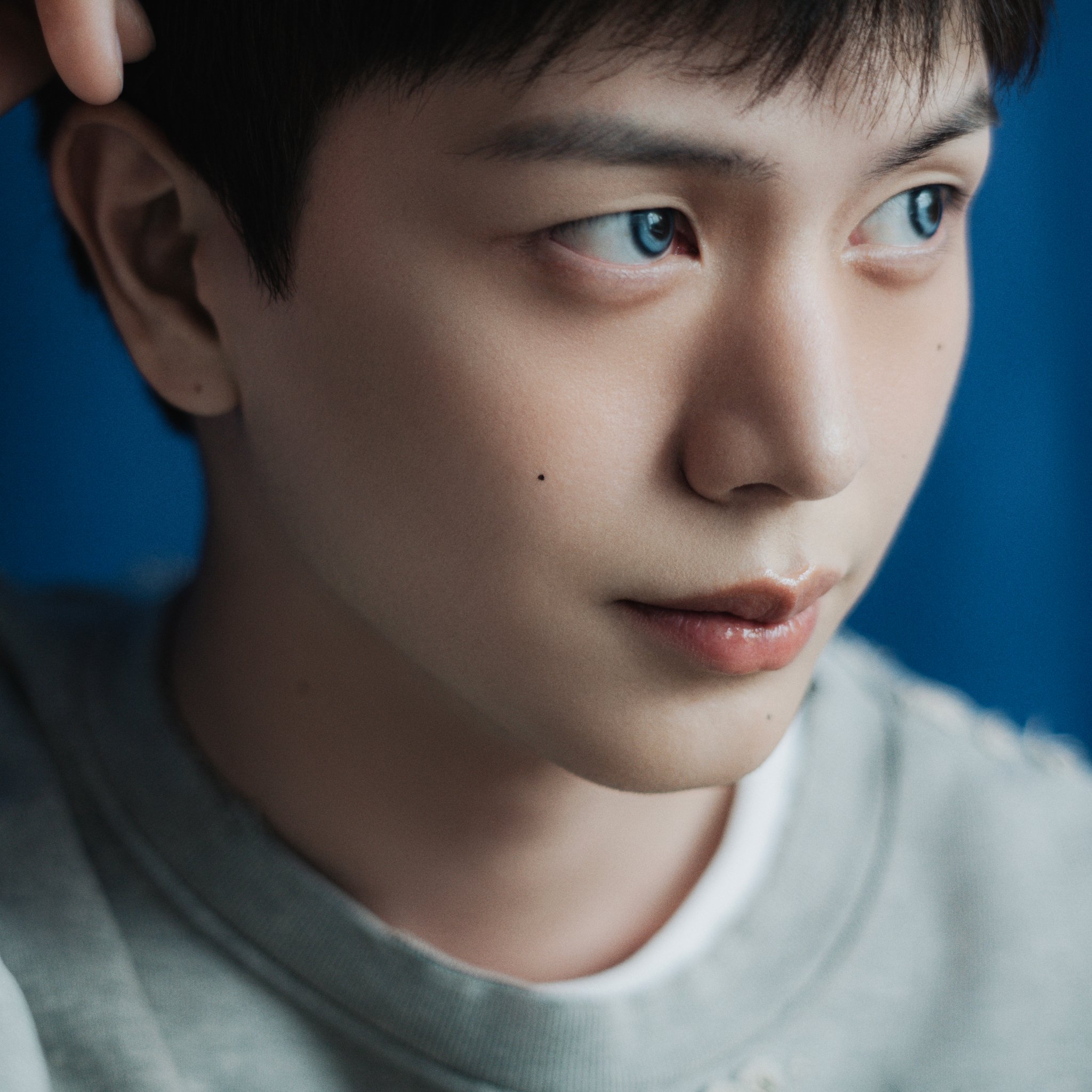 Behind-the-scenes cut of Yook Sungjae
