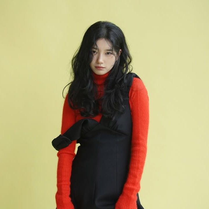 Recent activity shot of Bae Suzy