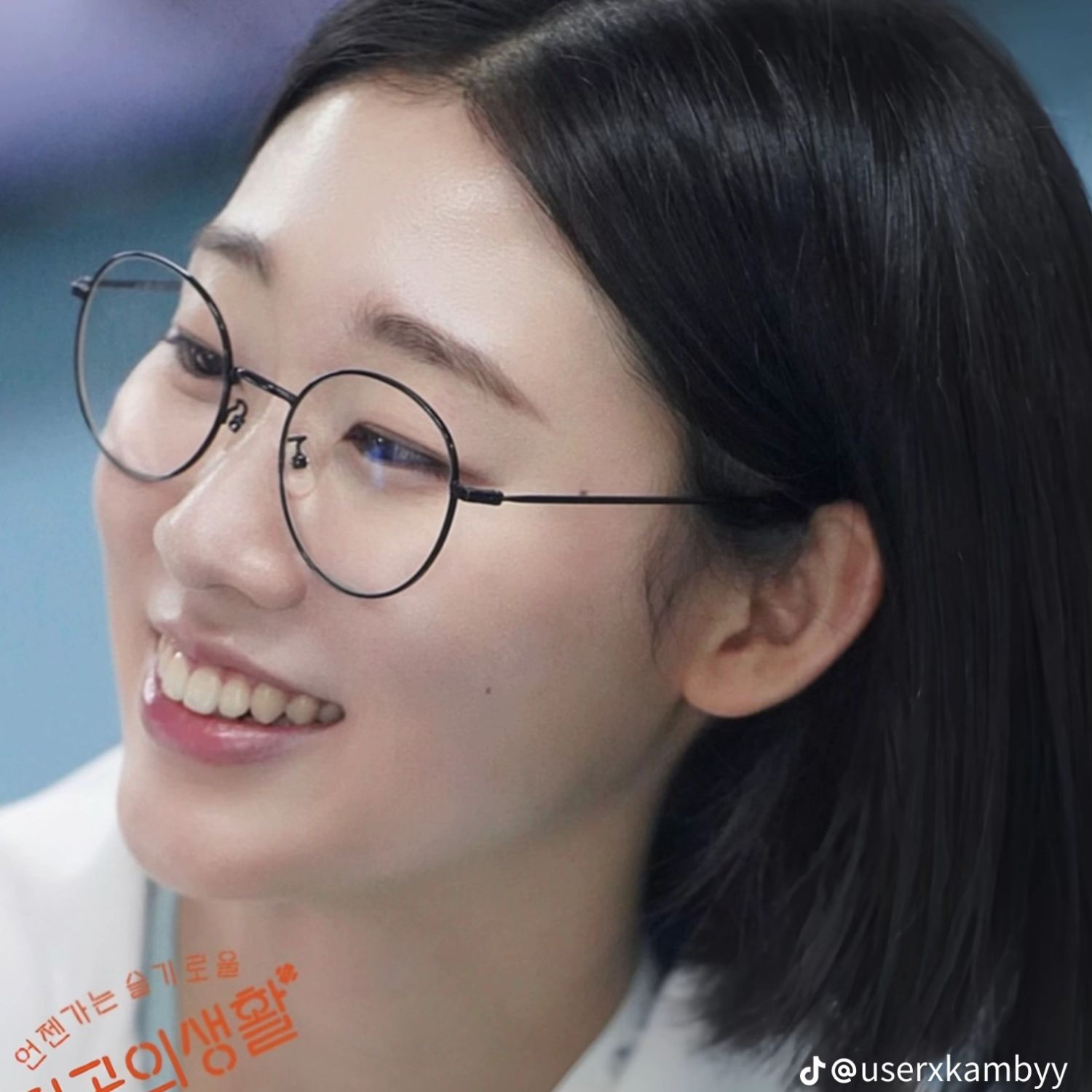 Behind-the-scenes cut of Han Yeji