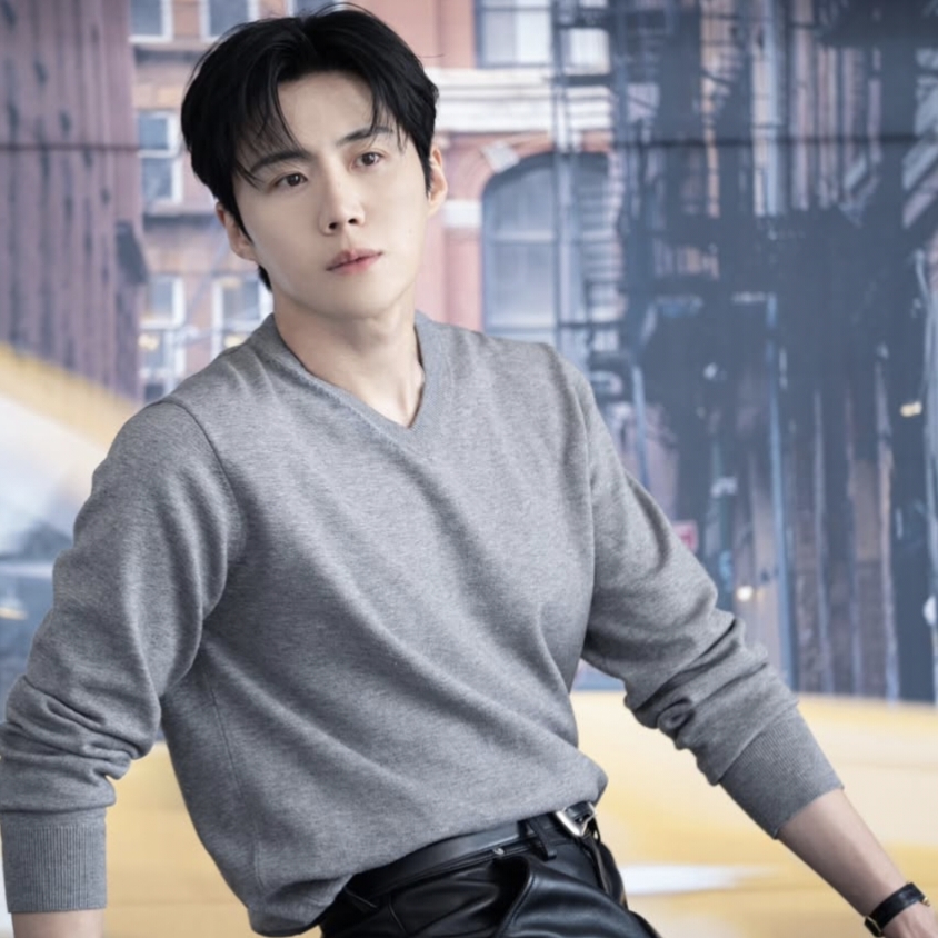 Behind-the-scenes cut of Kim Seonho