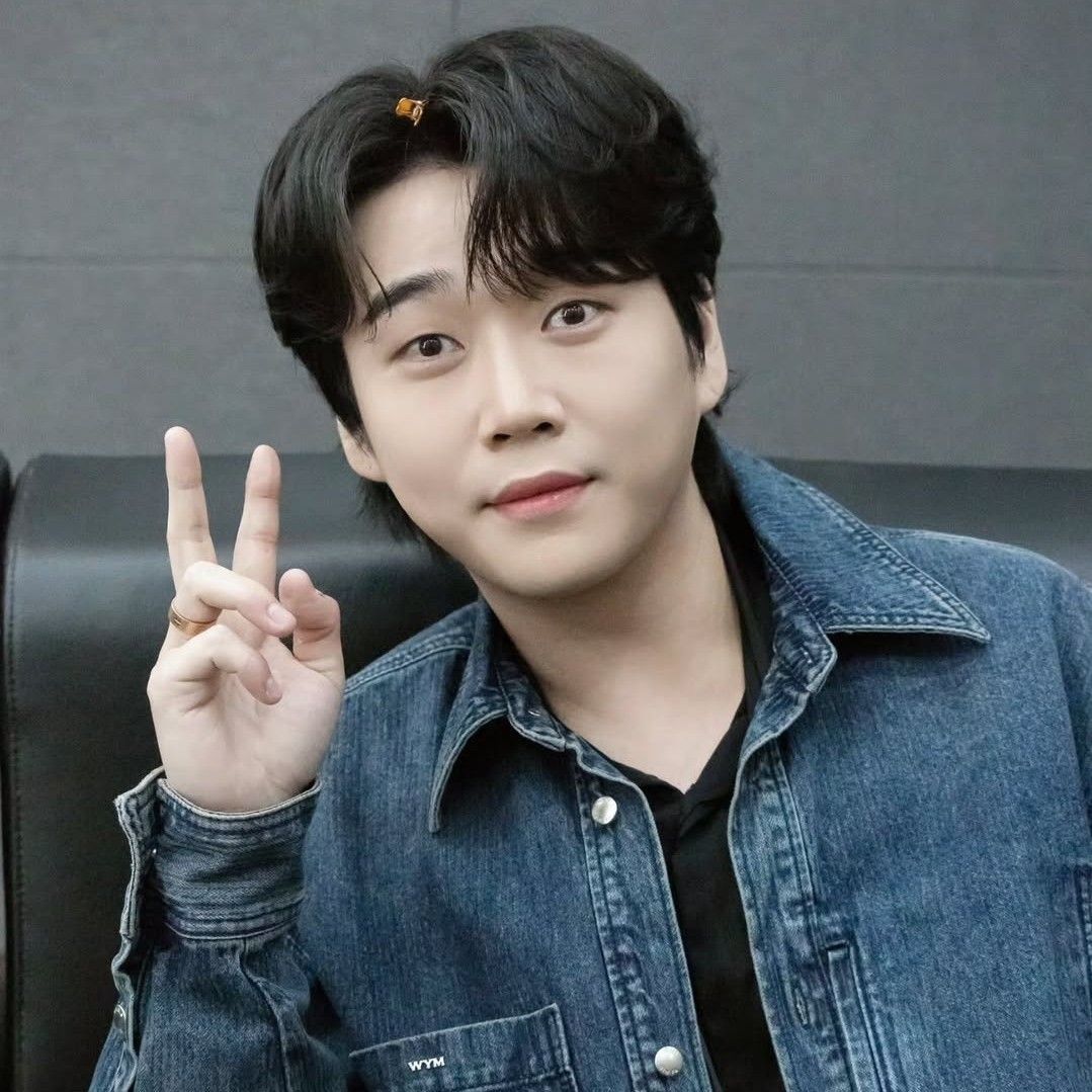 Recent activity shot of Hwang Youngwoong