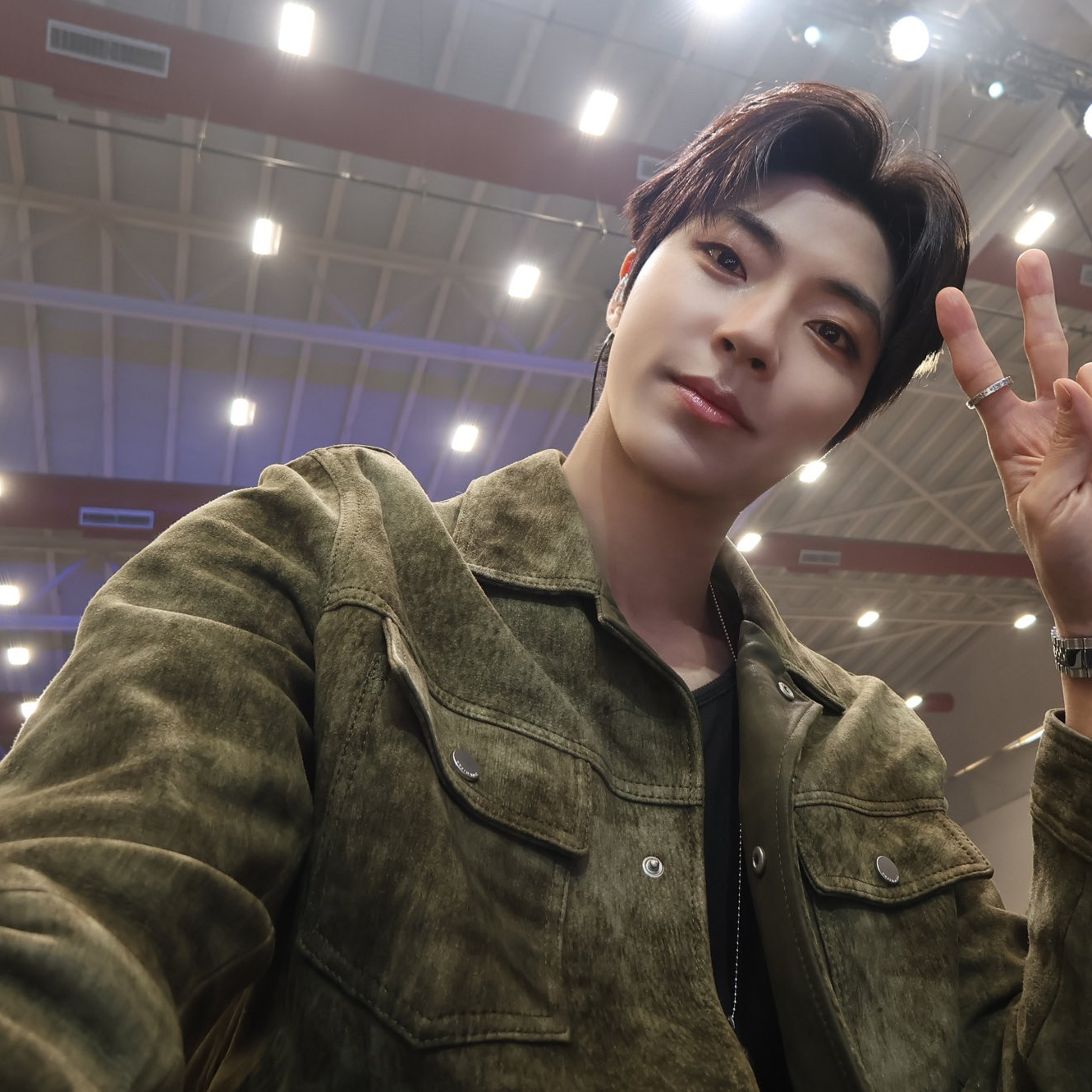 Behind-the-scenes cut of Hwang Inyoup