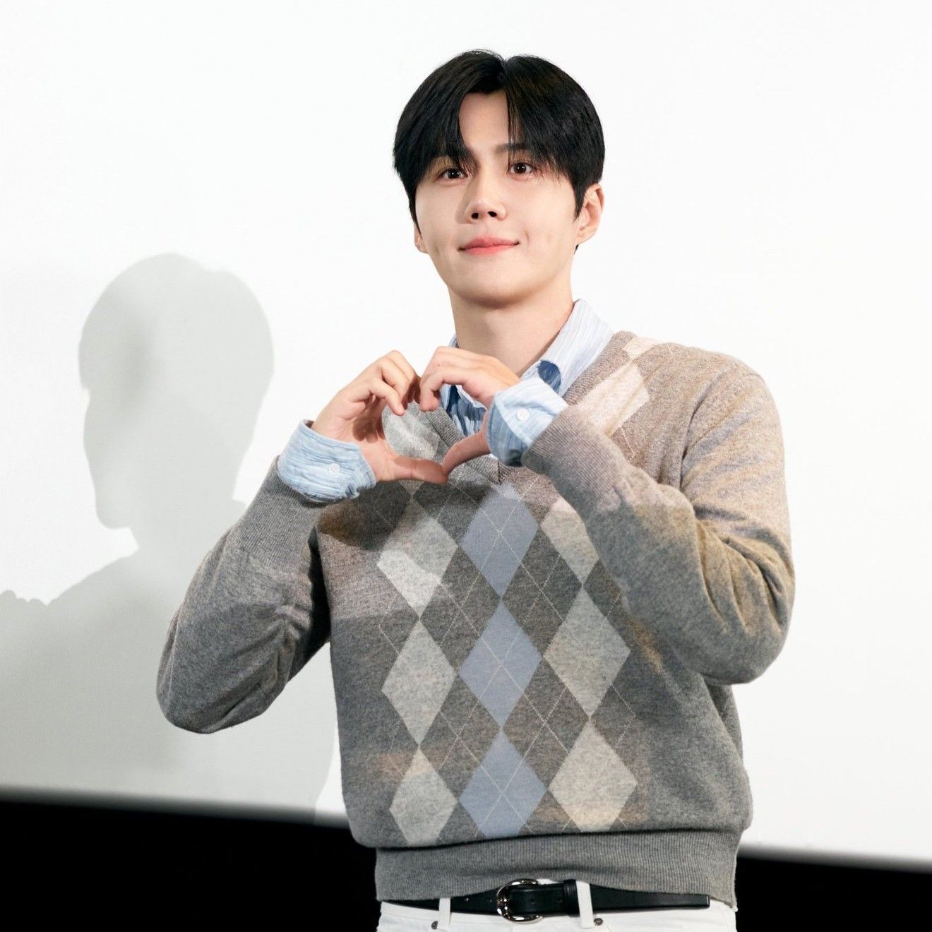 Behind-the-scenes cut of Kim Seonho